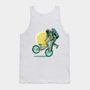 Astronaut freestyle bmx bike with moon Tank Top